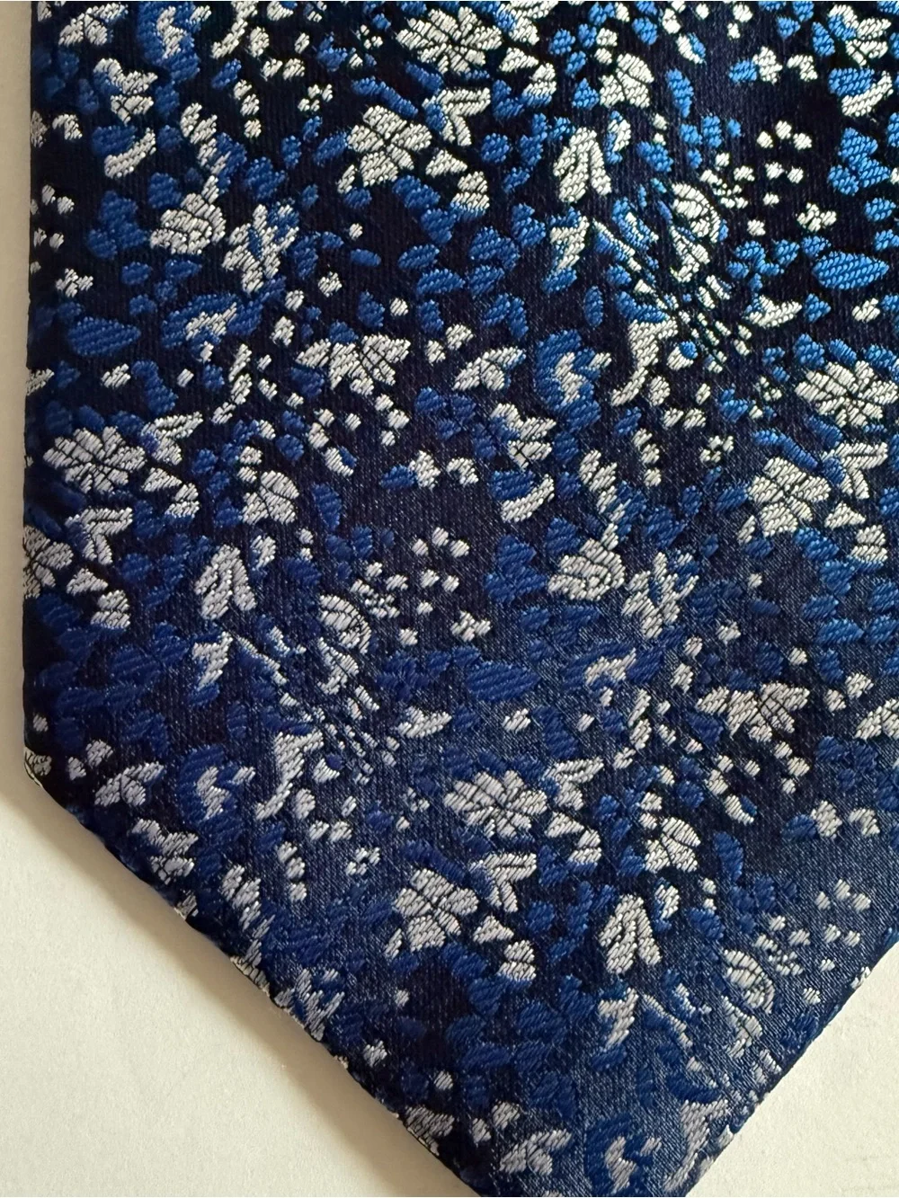 Men's Blue Floral Tie - Classic Pattern 100% Silk Handmade